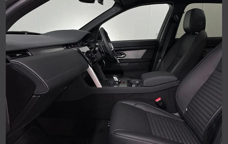 New Land Rover Discovery Sport SE Dynamic 265 HP (194 kW) 2026 Grey SUV