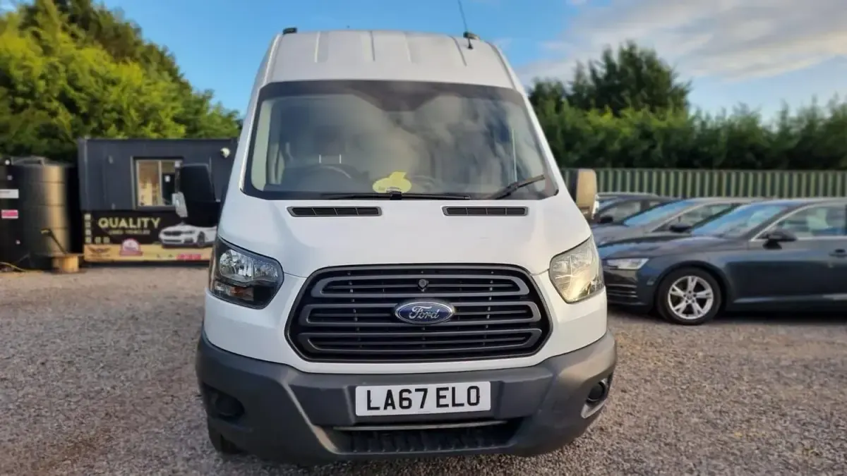 Usado Ford Transit 130 HP (95 kW) 2018 Branco Van