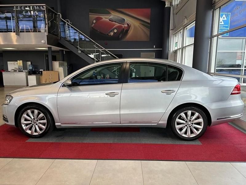 Begagnad VW Passat Highline 140 HK (102 kW) 2014 Silver Sedan
