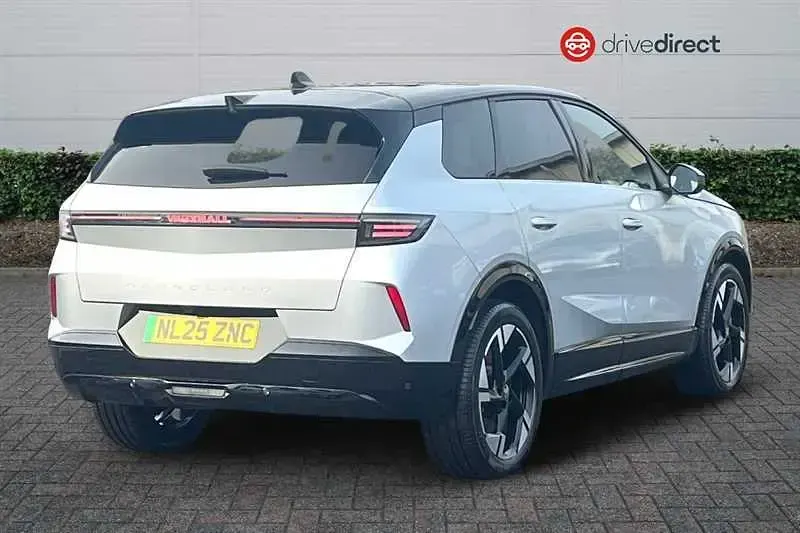Used Vauxhall Grandland Ultimate 156 kW (213 HP) 2025 Grey SUV