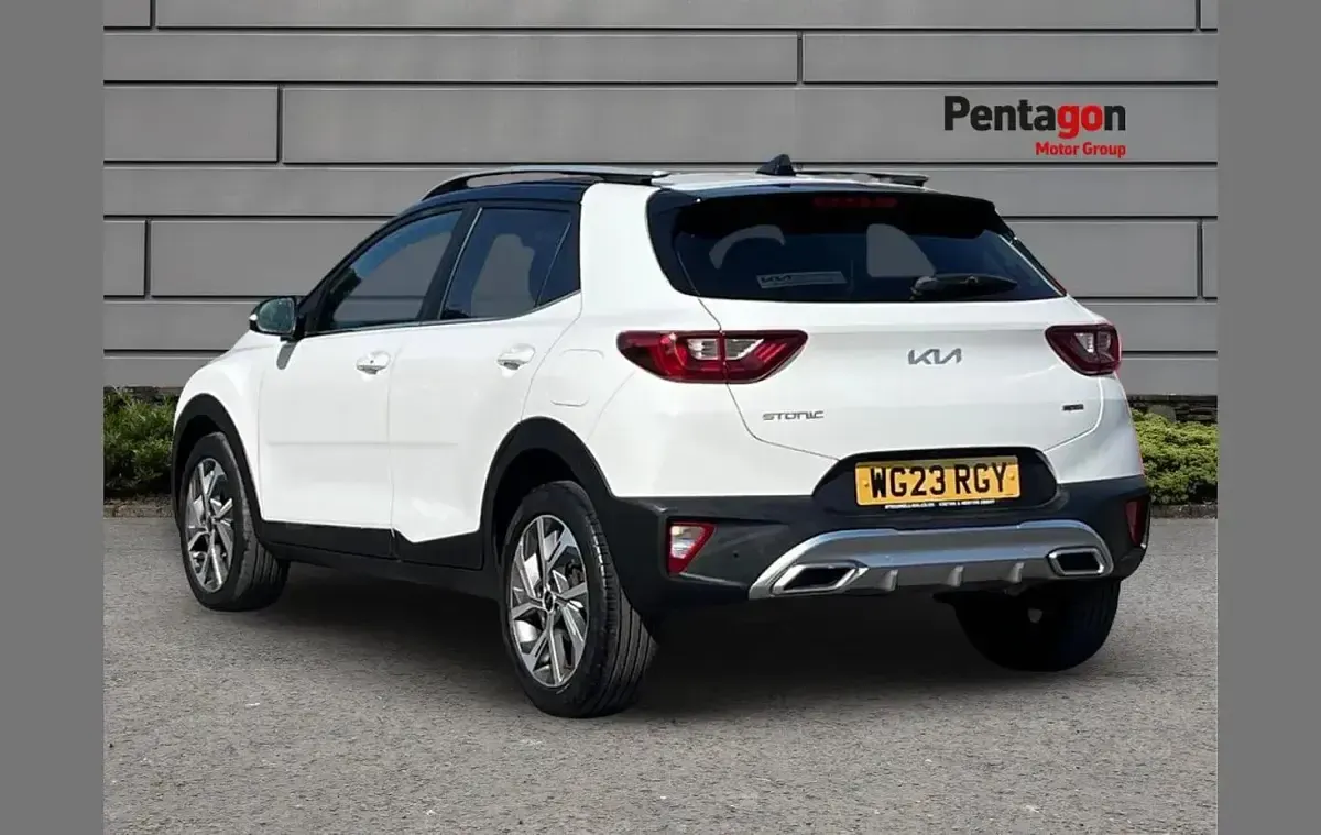 Used Kia Stonic GT-Line S 117 HP (86 kW) 2023 White SUV