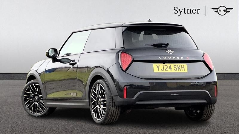 Used Mini Cooper S Hatch 201 HP (147 kW) 2024 Black Hatchback