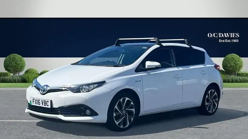 Used Toyota Auris Hybrid Design 2016 White Hatchback