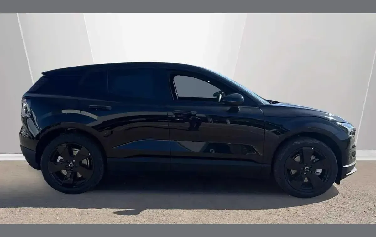 New Volvo EX30 Plus 196 kW (267 HP) 2026 Black SUV