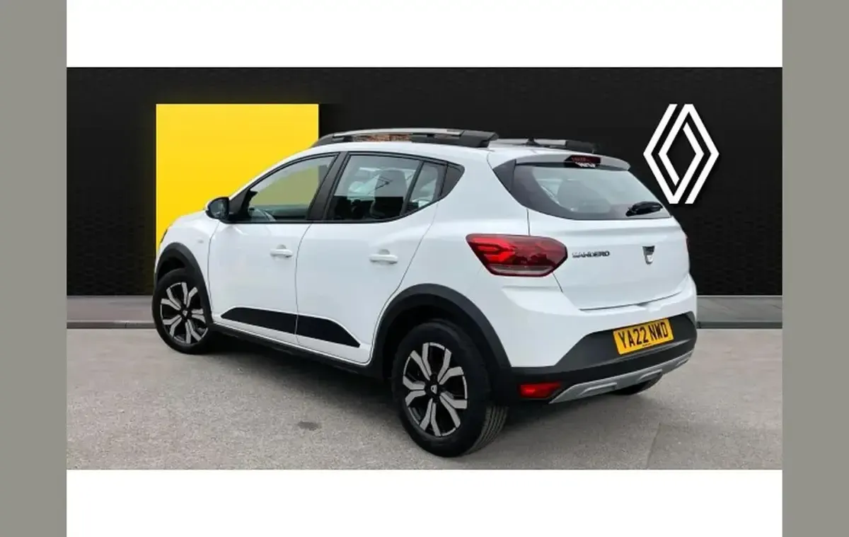 Used Dacia Sandero Prestige 90 HP (66 kW) 2022 White Hatchback