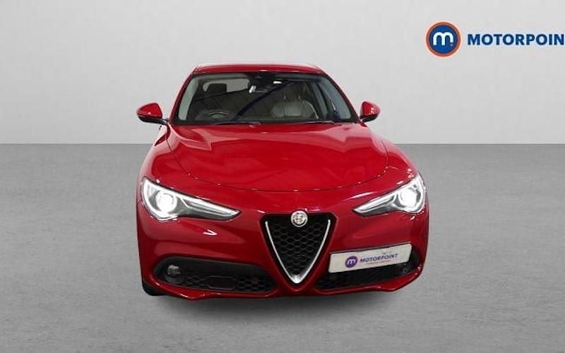 Used Alfa Romeo Stelvio Lusso 190 HP (139 kW) 2021 Red SUV