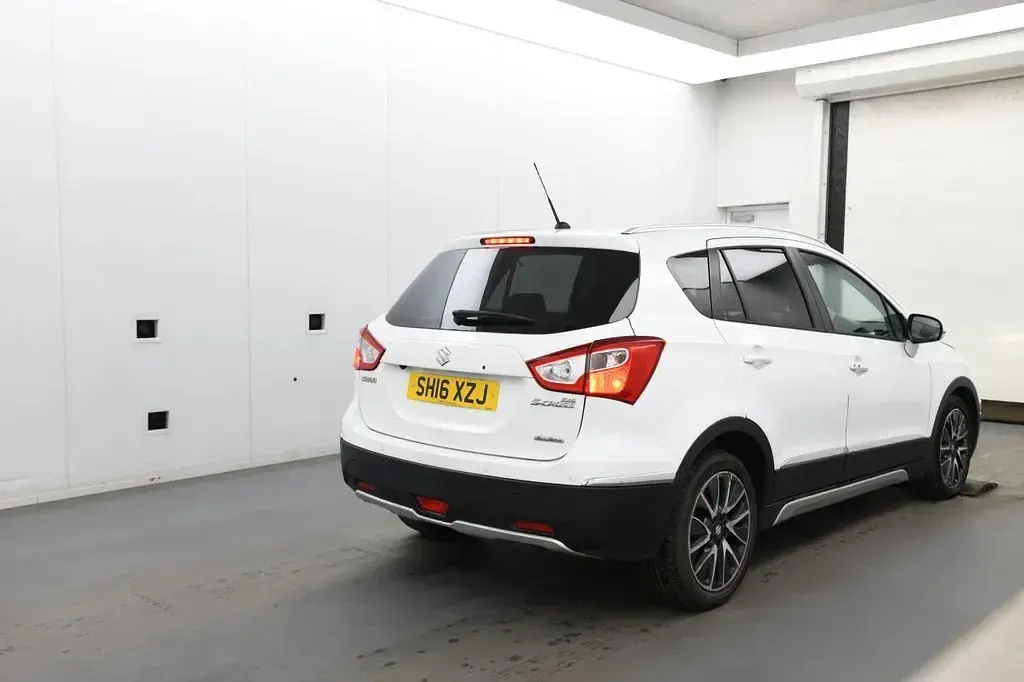 Used Suzuki SX4 SZ5 2016 White Hatchback