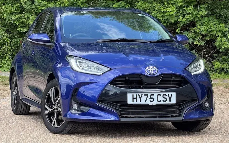 Usado Toyota Yaris Hybrid Design 116 CV (85 kW) 2025 Utilitario