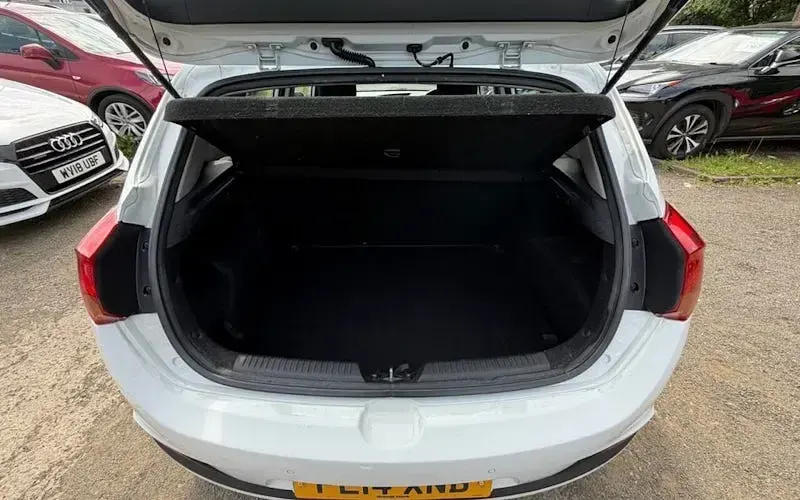 Used Kia Ceed 128 HP (94 kW) 2014 White Hatchback