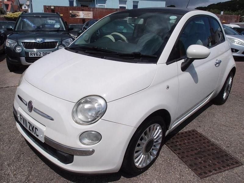 White Used 2011 Fiat 500 Lounge Hatchback | £3,495 (Fair price) - Image 1/4