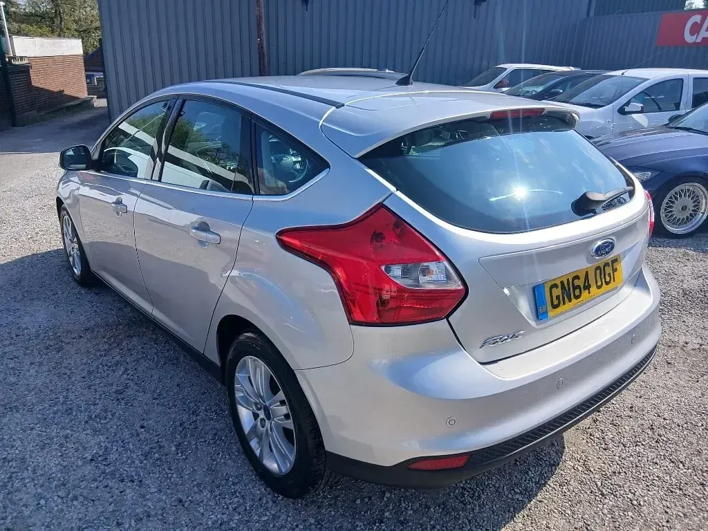 Used Ford Focus Titanium 125 HP (91 kW) 2014 Silver Hatchback