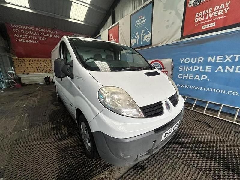White Used 2012 Renault Trafic Van | £2,295 (Good price) - Image 1/4