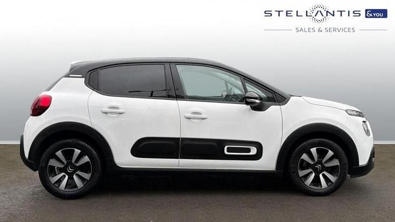 Used Citroën C3 PureTech 108 HP (79 kW) 2024 White Hatchback