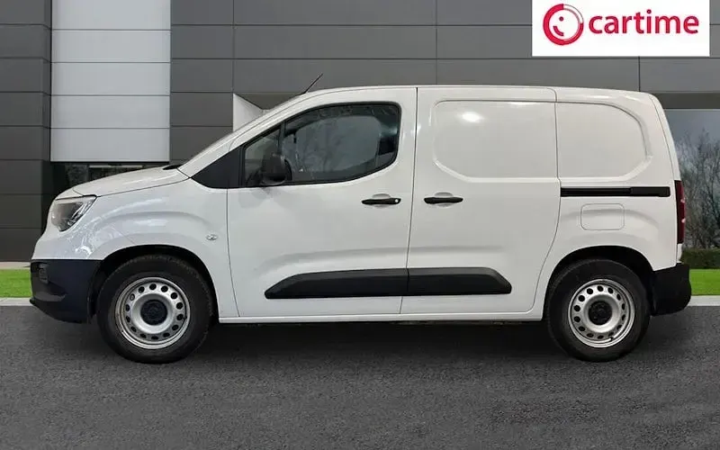 Used Vauxhall Combo 100 kW (136 HP) 2025 MPV