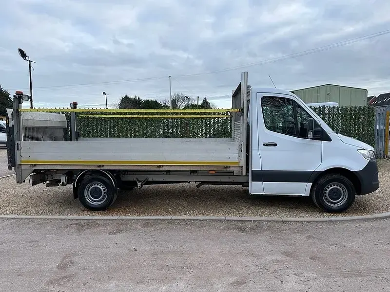 Begagnad Mercedes Sprinter Progressive 2023 Vit Van