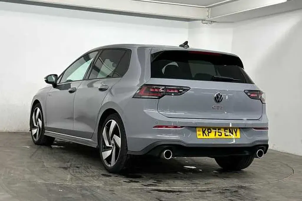 Używany VW Golf VIII GTI 265 KM (194 kW) 2025 Szary Hatchback
