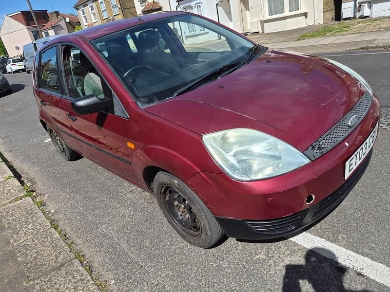 Used Ford Fiesta 80 HP (58 kW) 2003 Red Hatchback