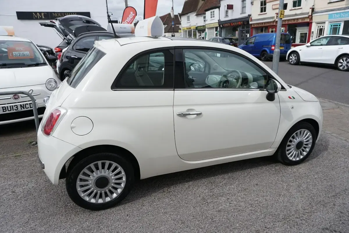 Used Fiat 500 Lounge 69 HP (50 kW) 2013 White Hatchback