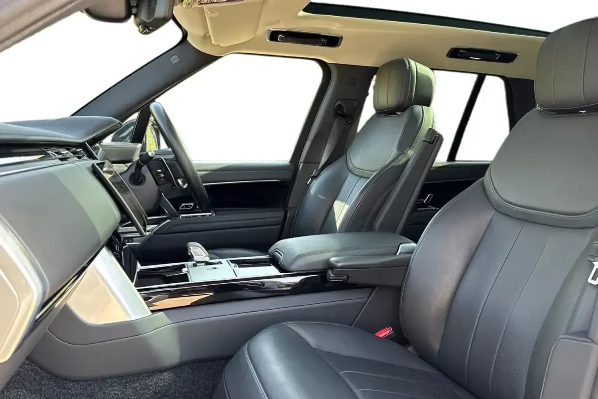 Begagnad Land Rover Range Rover HSE 2024 Grå SUV
