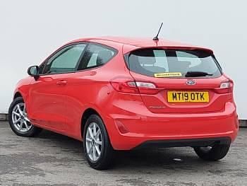 Used Ford Fiesta Zetec 85 HP (62 kW) 2019 Red Hatchback
