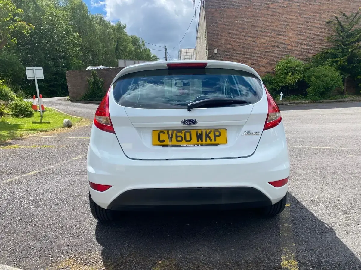 Used Ford Fiesta 2010 White Hatchback