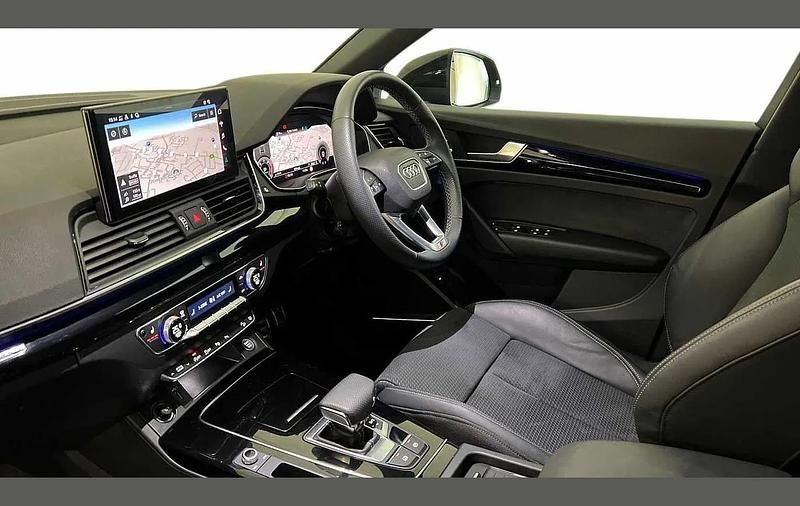 Used Audi Q5 Black Edition 200 HP (147 kW) 2024 Blue SUV