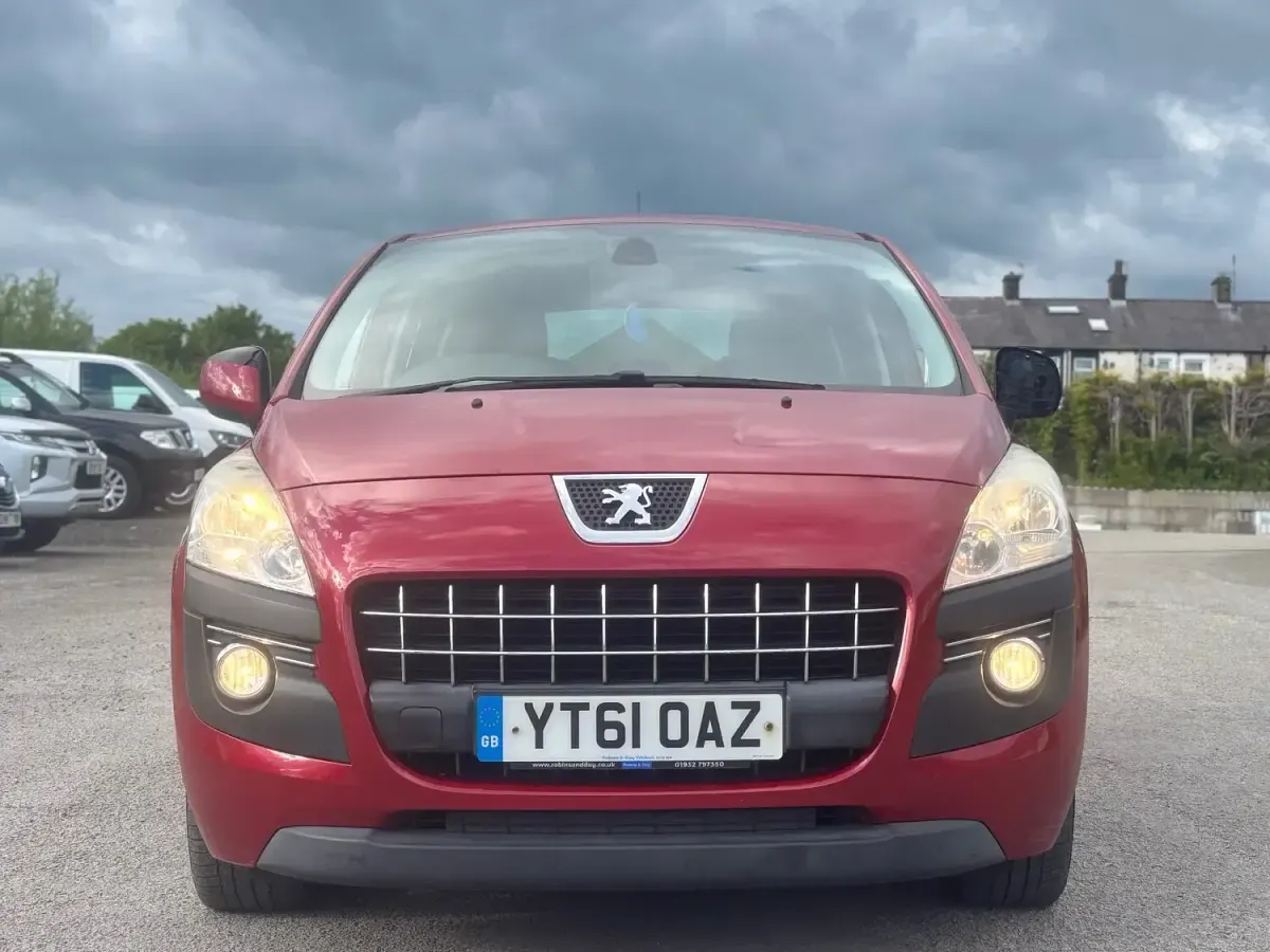 Used Peugeot 3008 Sport 112 HP (82 kW) 2012 Red Estate
