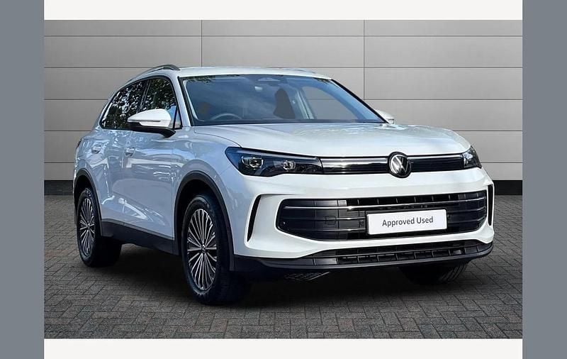 White Used 2025 VW Tiguan Match SUV | £28,990 (Fair price) - Image 1/3