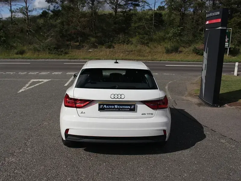 Used Audi A1 Sportback Design 95 HP (69 kW) 2020 White Hatchback