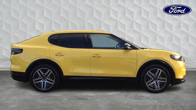 Used Ford Capri Premium 210 kW (286 HP) 2025 Yellow Hatchback