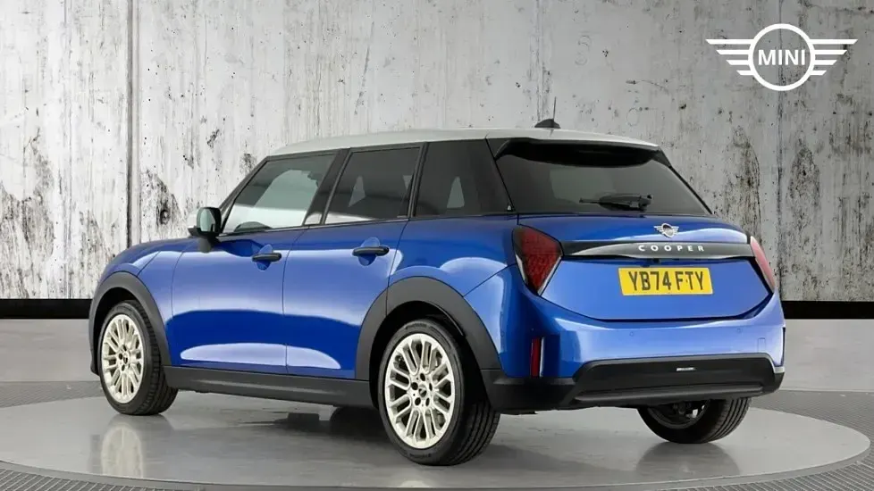 Used Mini Cooper Hatch 154 HP (113 kW) 2024 Blue Hatchback