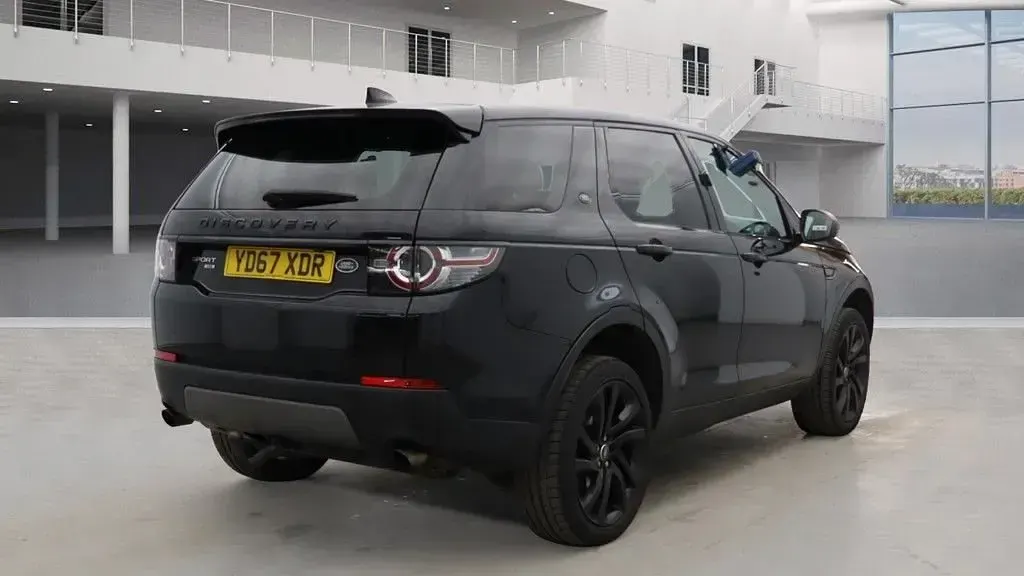 Used Land Rover Discovery Sport HSE 180 HP (132 kW) 2017 Black SUV