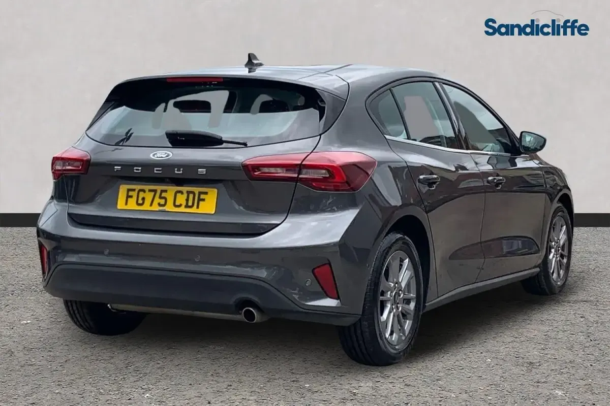 Used Ford Focus Titanium 155 HP (114 kW) 2023 Magnetic (exclusive colour) Hatchback