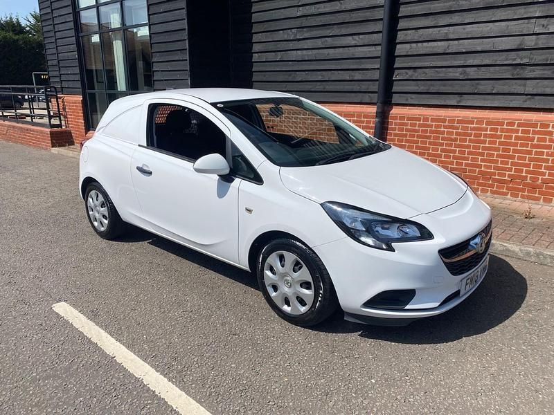 Used Vauxhall Corsa 95 HP (69 kW) 2018 White Van