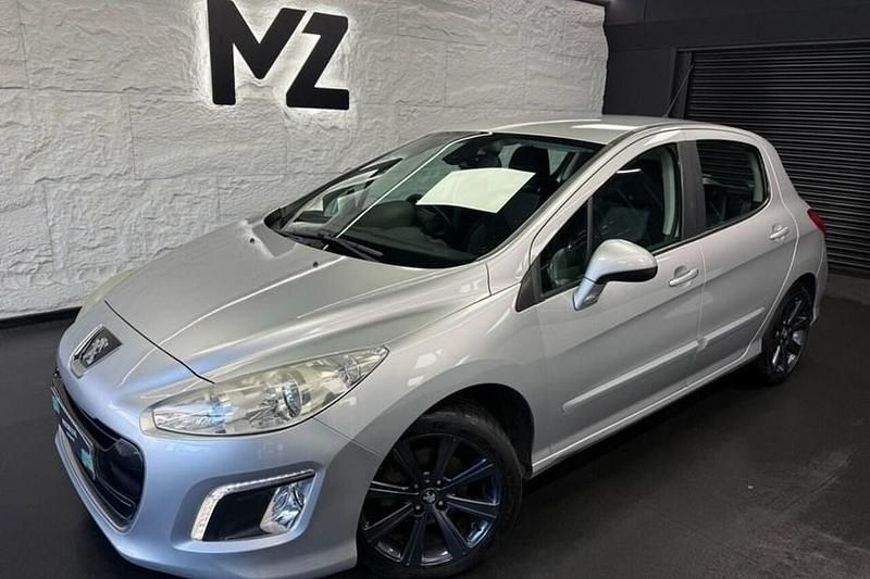 Used Peugeot 308 Active 120 HP (88 kW) 2011 Silver Hatchback