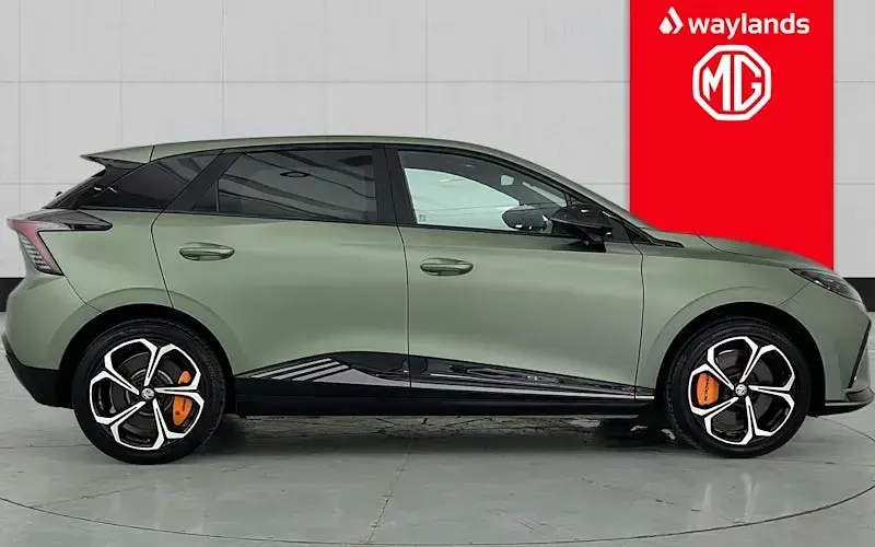 Used MG MG4 EV 319 kW (435 HP) 2024 Green Hatchback