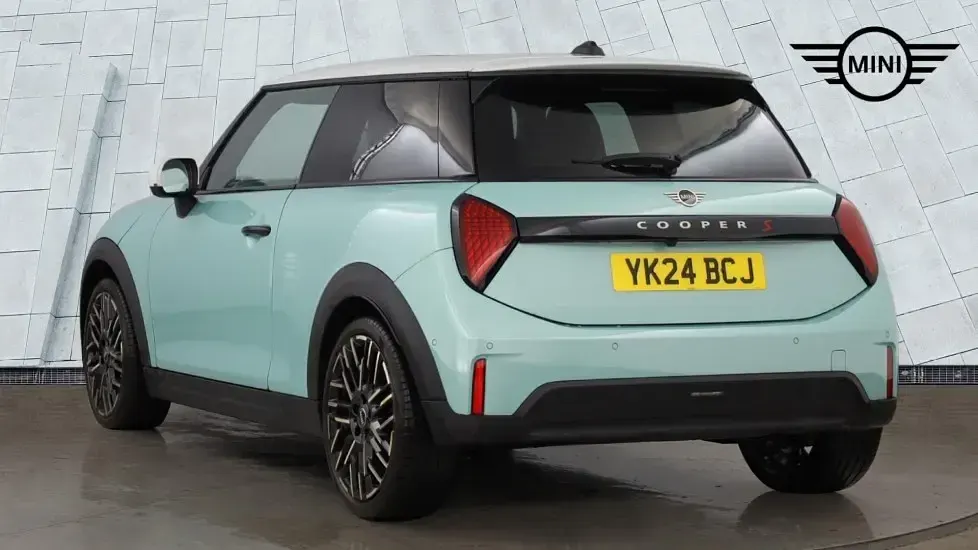 Used Mini Cooper S Hatch 201 HP (147 kW) 2024 Green Hatchback