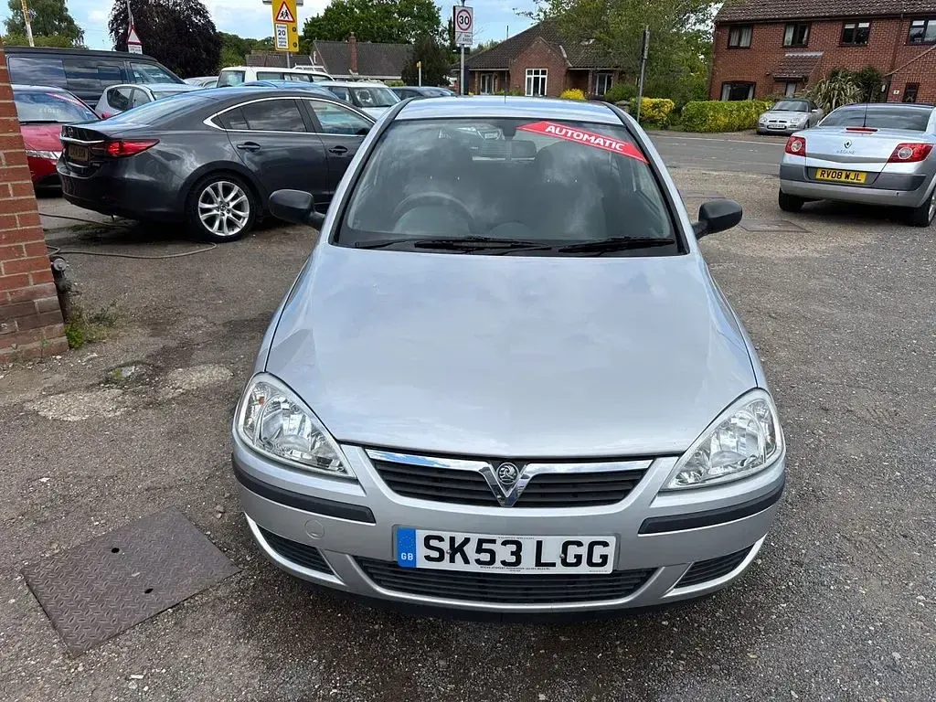 Usado Vauxhall Corsa 59 HP (43 kW) 2003 Prateado Citadino