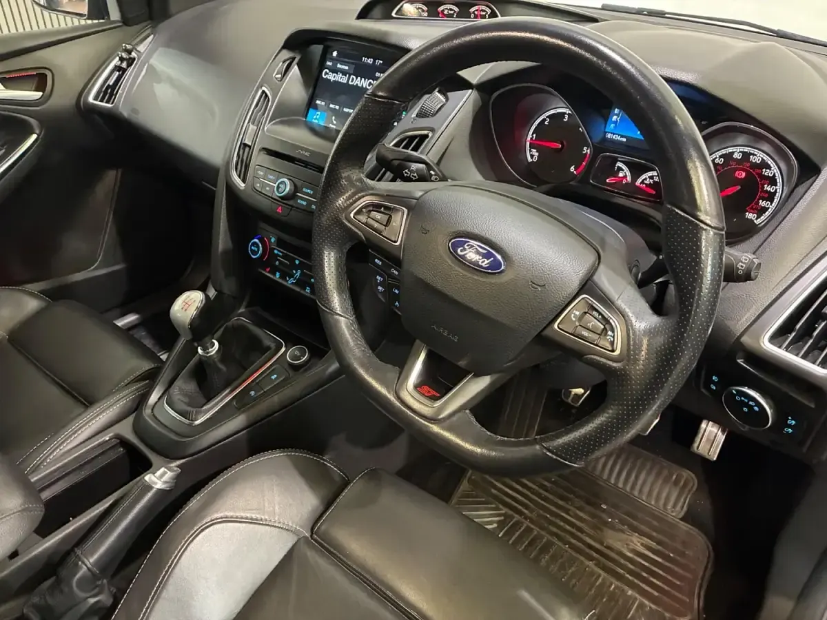 Used Ford Focus ST 185 HP (136 kW) 2018 Grey Hatchback