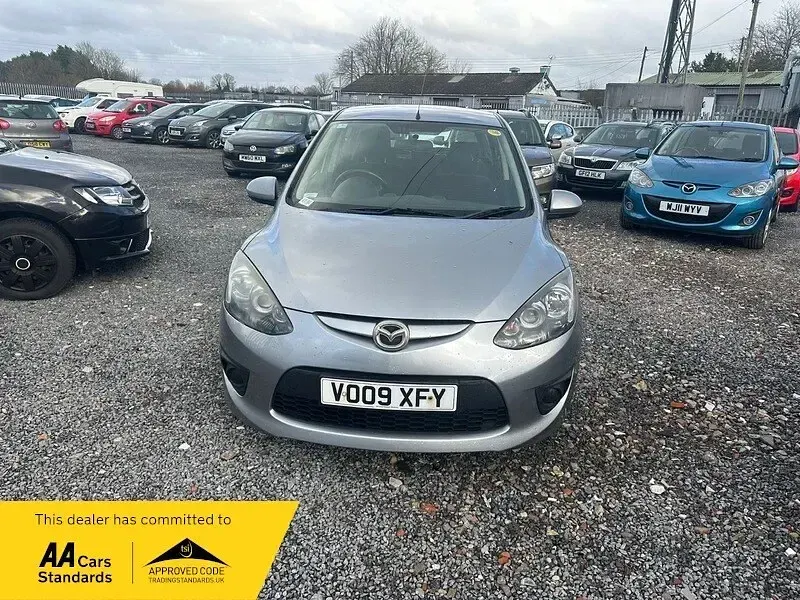 Used Mazda 2 84 HP (61 kW) 2009 Silver Hatchback