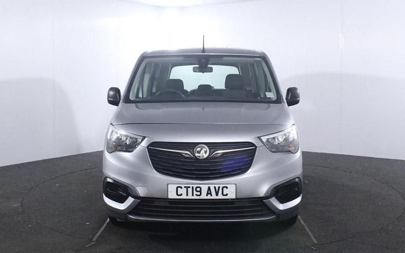 Used Vauxhall Combo Design Edition 110 HP (80 kW) 2019 Grey MPV