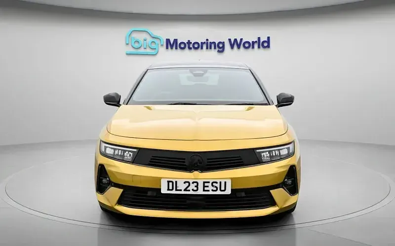 Begagnad Vauxhall Astra 131 HK (96 kW) 2026 Halvkombi