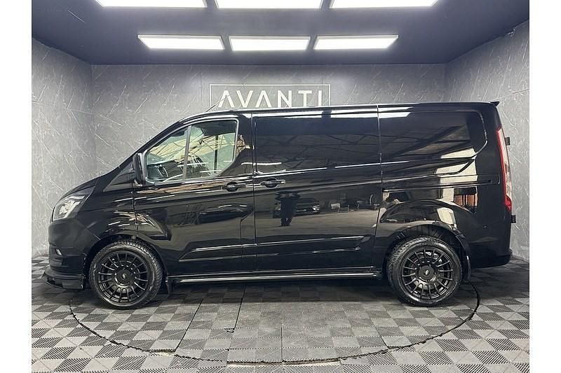 Used Ford Transit Custom Limited 130 HP (95 kW) 2020 Black Van