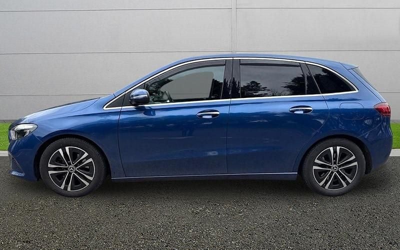 Used Mercedes B200 Executive 163 HP (119 kW) 2024 Blue MPV