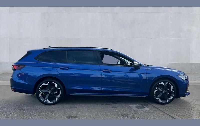 New Skoda Superb SportLine 147 HP (108 kW) 2026 Blue Estate