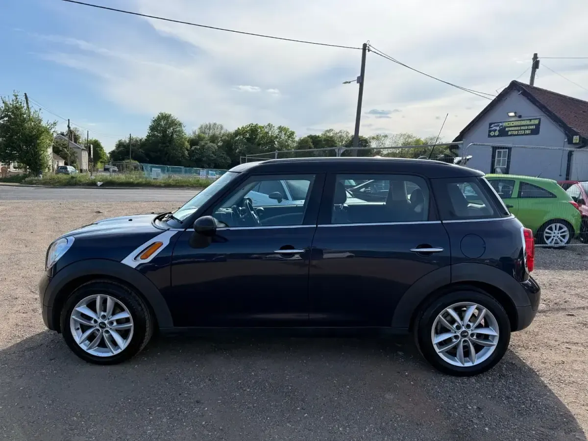Begagnad Mini Cooper D 2012 Blå Halvkombi