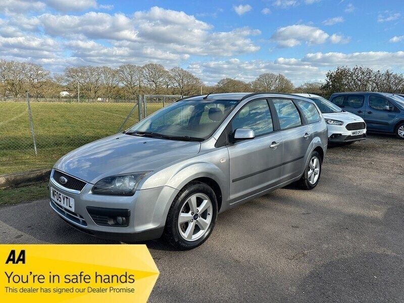 Silver Used 2005 Ford Focus Zetec Estate | £3,000 (Fair price) - Image 1/3