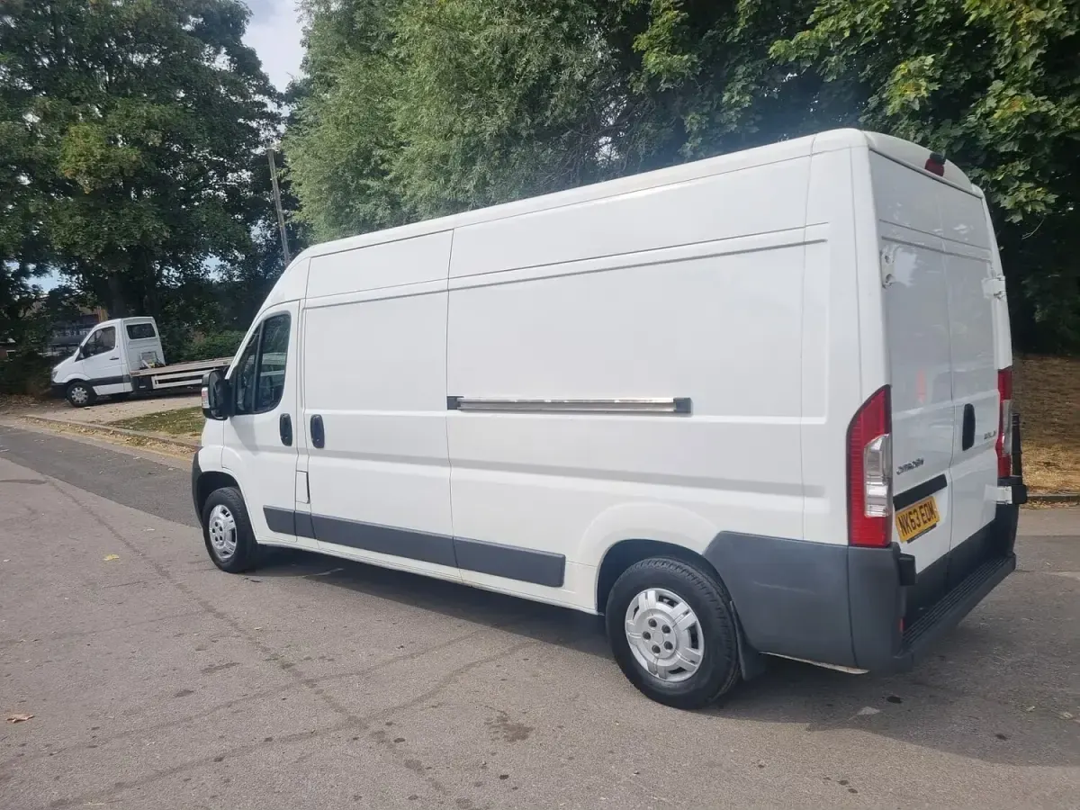 Used Citroën Relay 130 HP (95 kW) 2013 White Van
