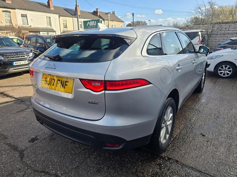 Used Jaguar F-Pace Prestige 180 HP (132 kW) 2017 Silver SUV