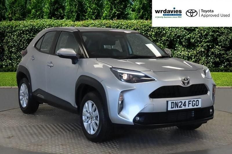 Used 2024 Toyota Yaris Hybrid SUV | £21,995 (Good price) - Image 1/1